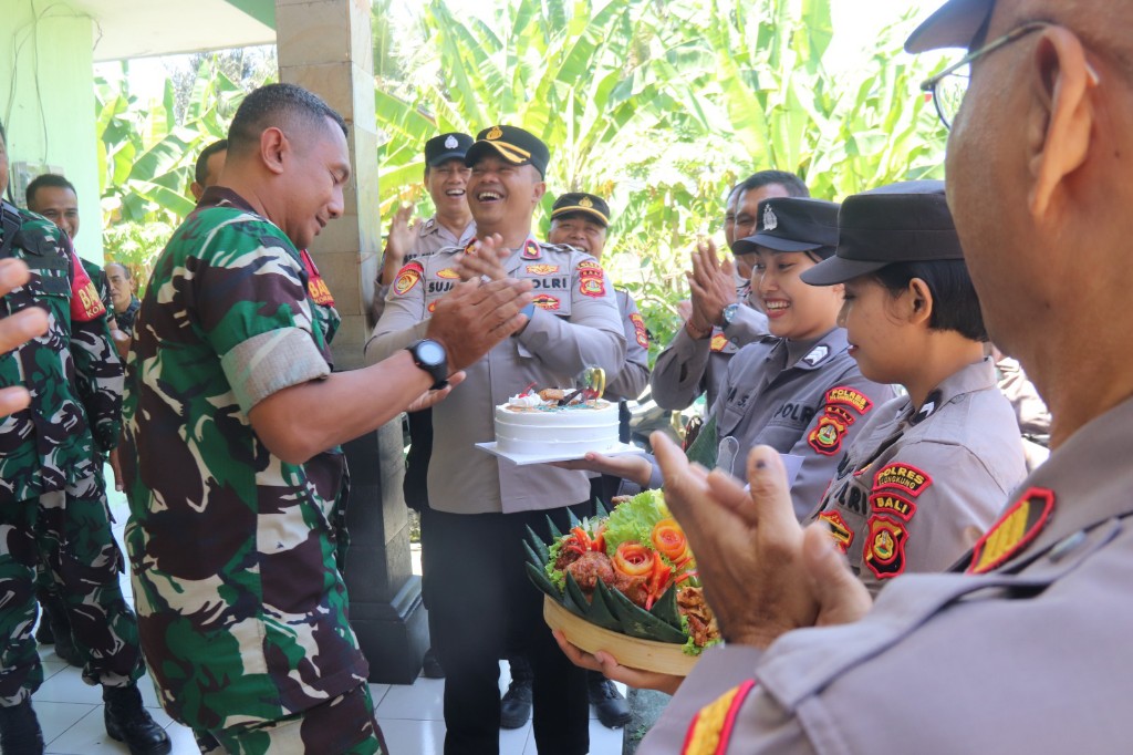 Gerudug Makoramil, Polsek Klungkung Beri Kejutan Di HUT Ke 80 TNI