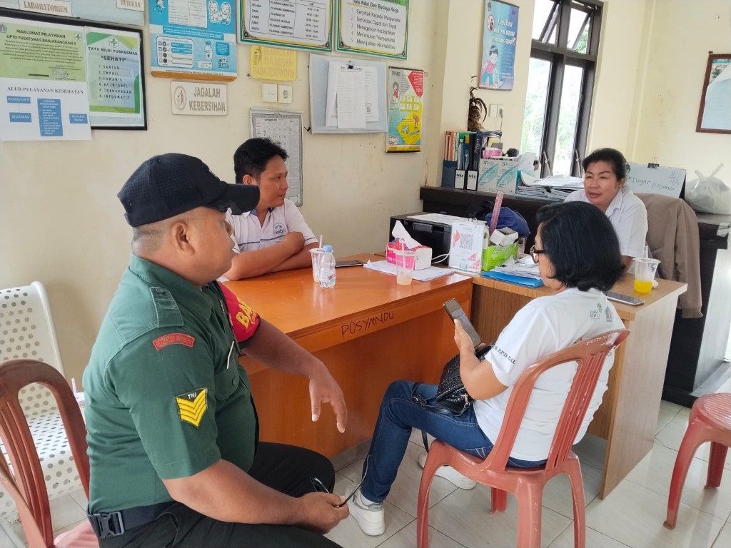 Babinsa Getakan Gelar Komsos Bersama Bidan Desa