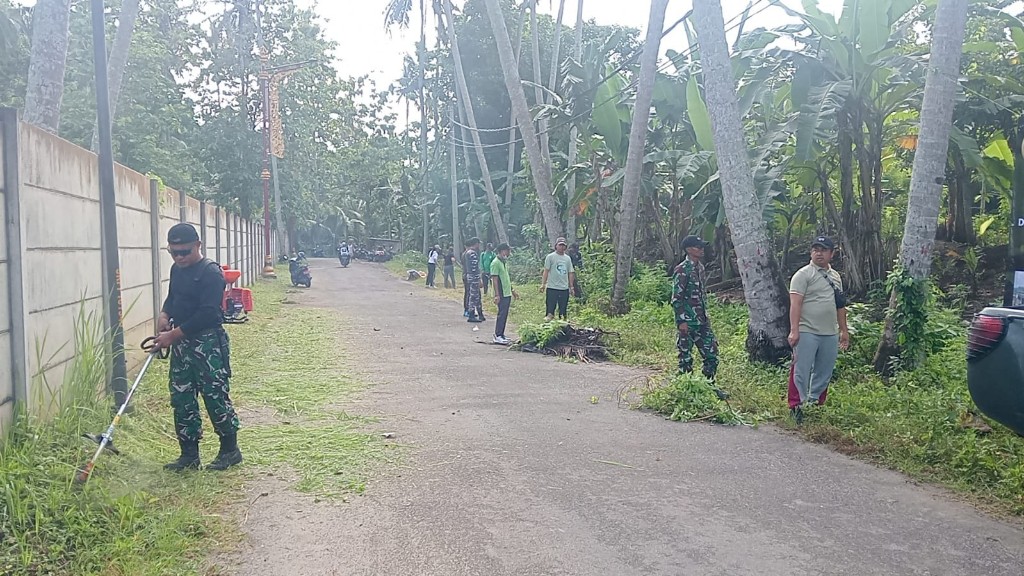 Peringati Hari Juang Kartika Ke 80, Koramil Nusa Penida  Gelar Karya Bakti Bersih Lingkungan