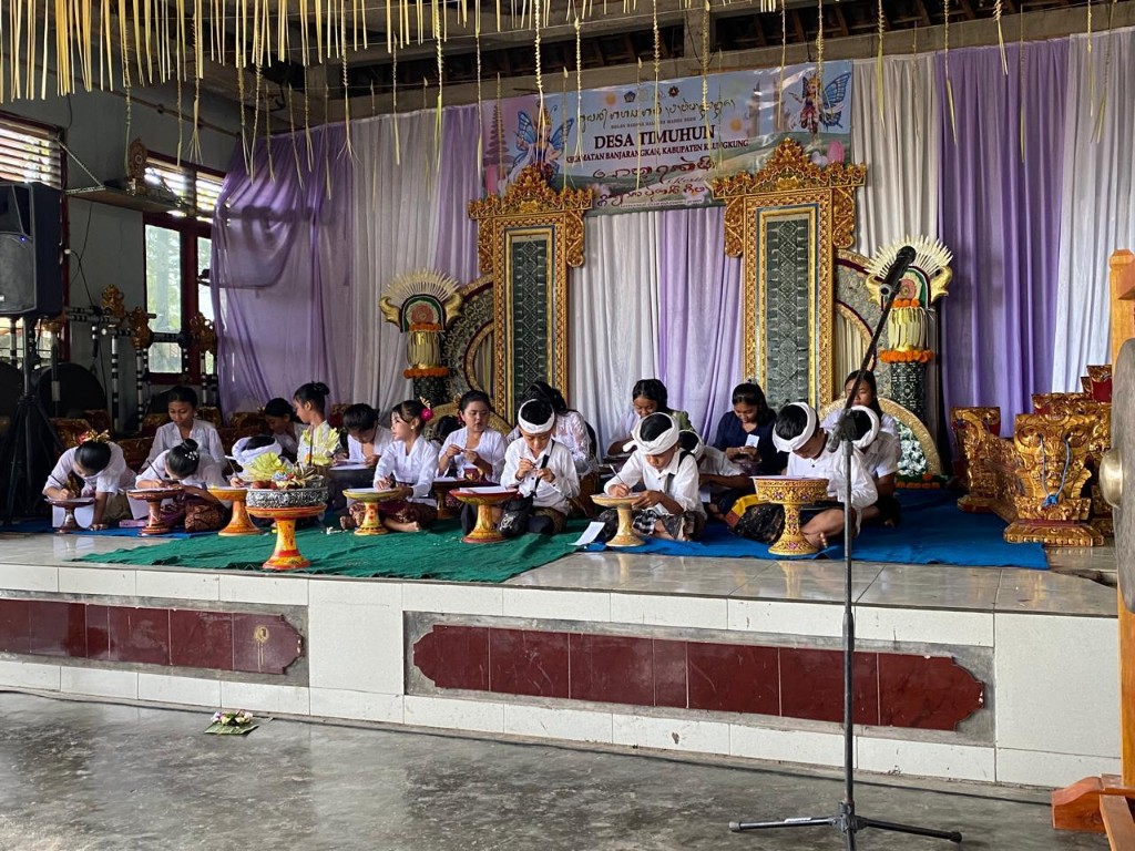 Babinsa Koramil Banjarangkan Dampingi Bulan Bahasa Bali Ke VIII