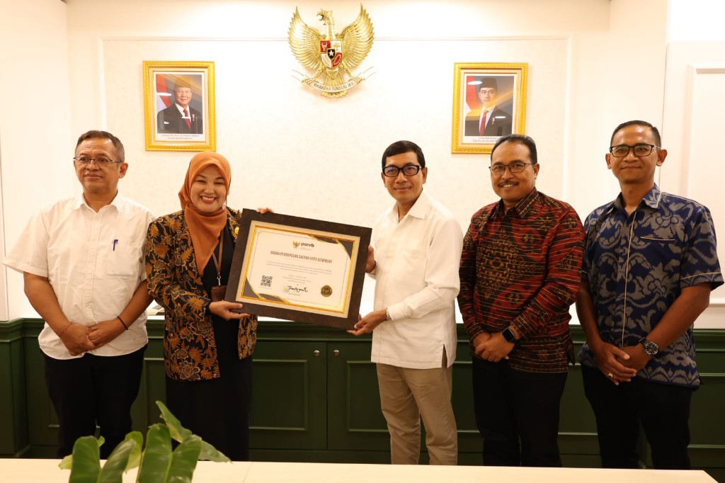 Bapenda Kota Denpasar Raih Penghargaan  Zona Integritas WBBM...
