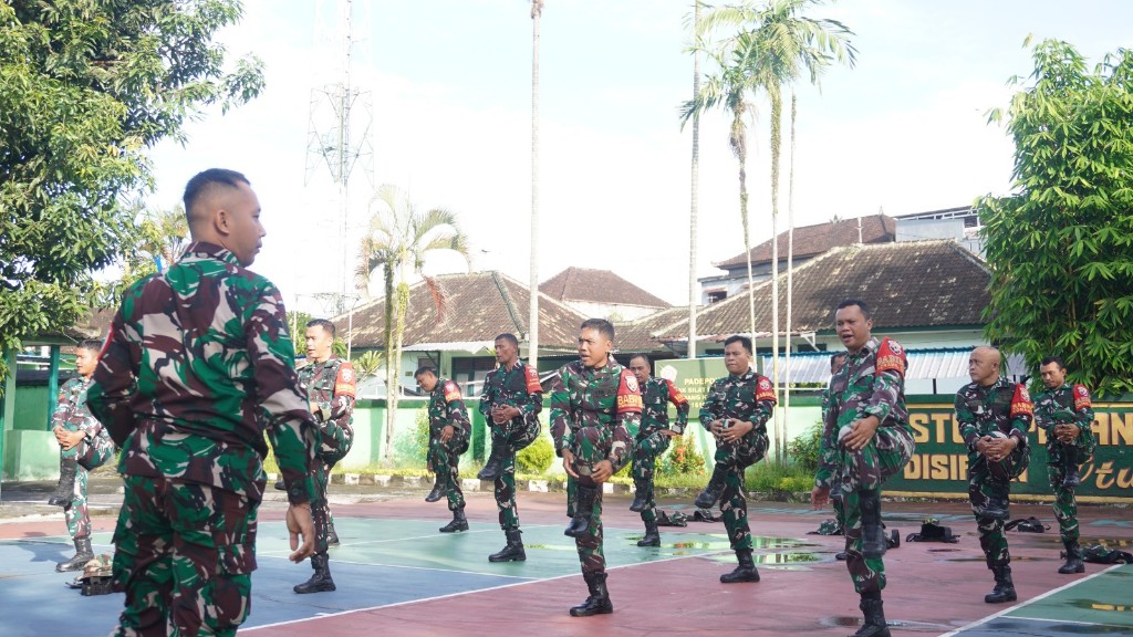 Kodim Klungkung Gelar Penilaian Siap Jasmani Militer 


Tingkatkan Kemampuan Jasmani MIliter, Kodim Klungkung Laksanakan PSJM

