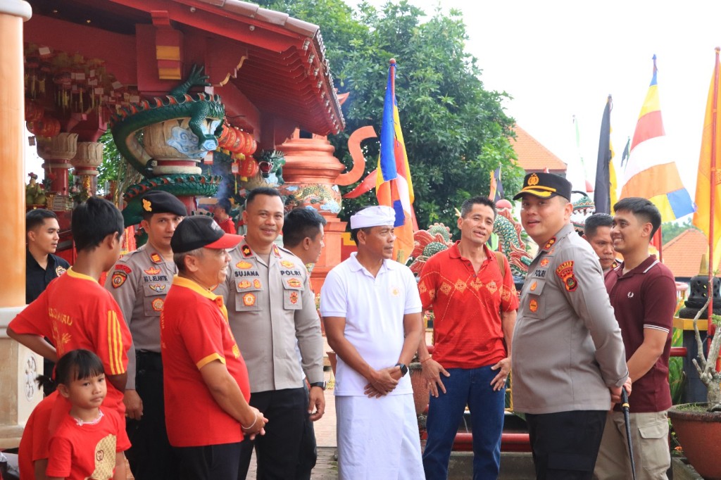 Kapolres Klungkung Tinjau Langsung Pengamanan Ibadah Imlek 2026 Di Vihara Dharma Ratna