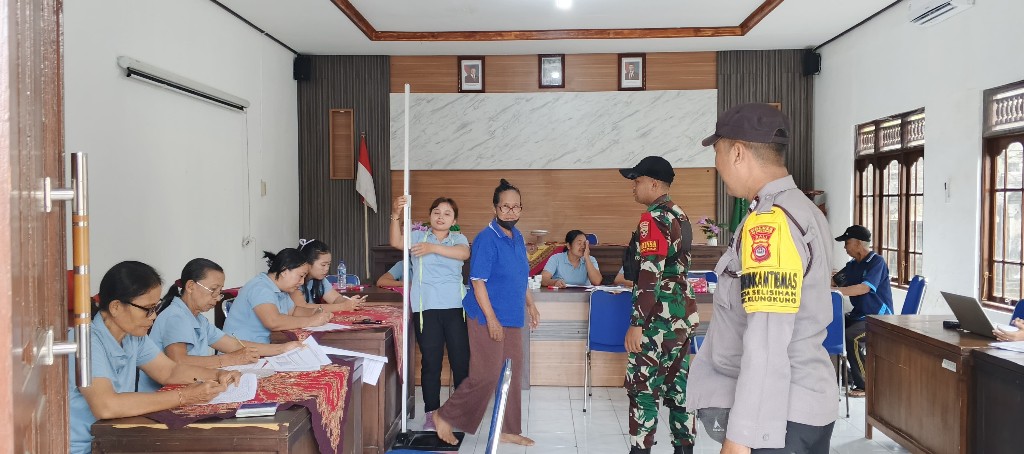 Babinsa Koramil Klungkung Dampingi Posyandu Lansia Di Desa Selisihan