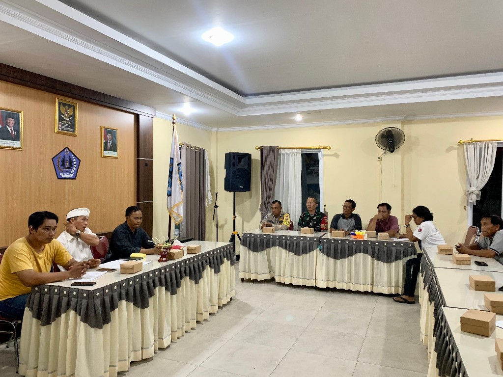 Hadir Ditengah Masyarakat, Babinsa Satra Dampingi Musdesus 