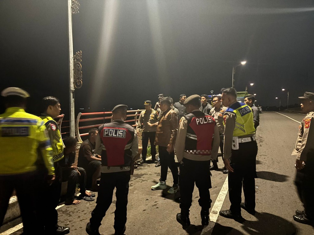 Polres Klungkung Bubarkan Aksi Balap Liar di Jembatan Merah PKB.