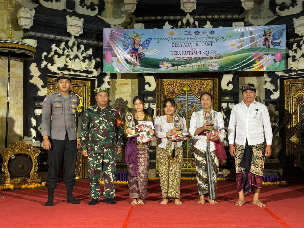 Babinsa Kutampi Kaler Hadir Dampingi Bulan Bahasa Bali VIII