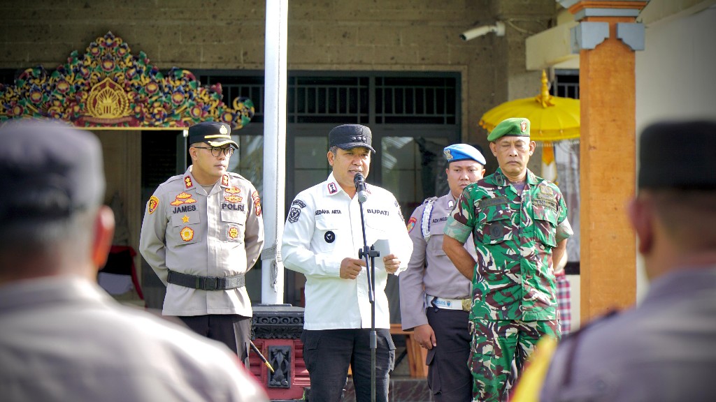 Jaga Kekhusyukan Ramadan dan Nyepi 2026, Bupati Bangli Pimpin Apel Siaga Kamtibmas