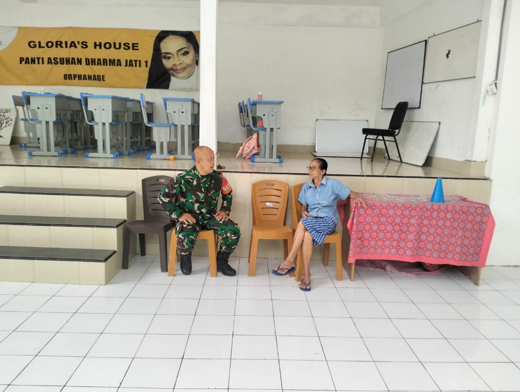 Babinsa Bakas Gelar Komsos Di Panti Asuhan Dharma Jati 1