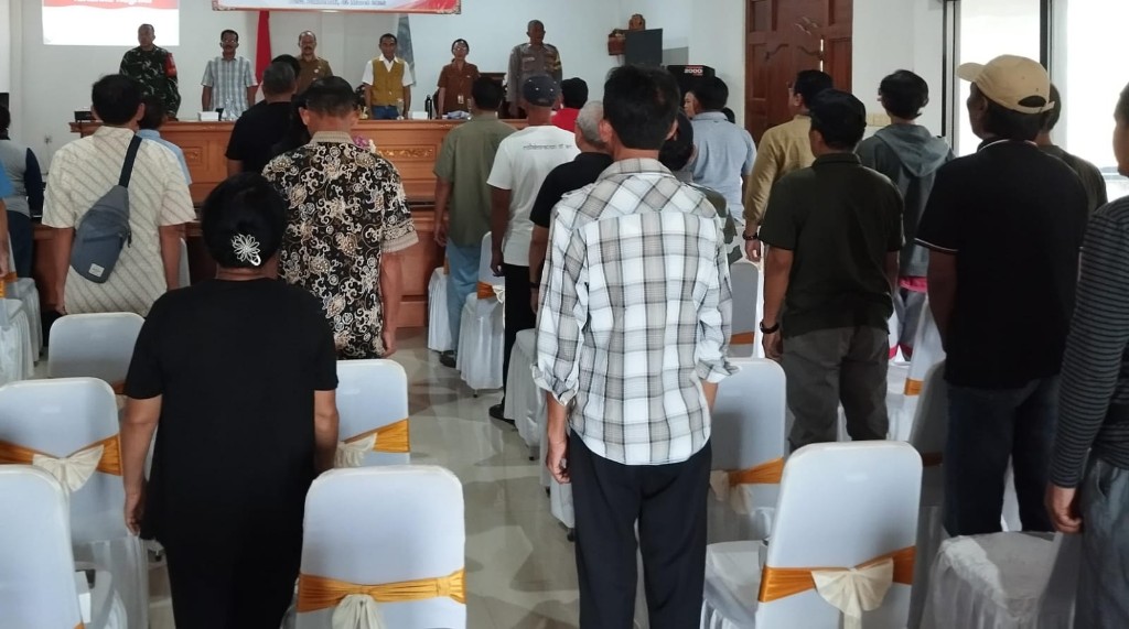 Babinsa Paksebali Kawal Musyawarah Desa Di Kantor Desa