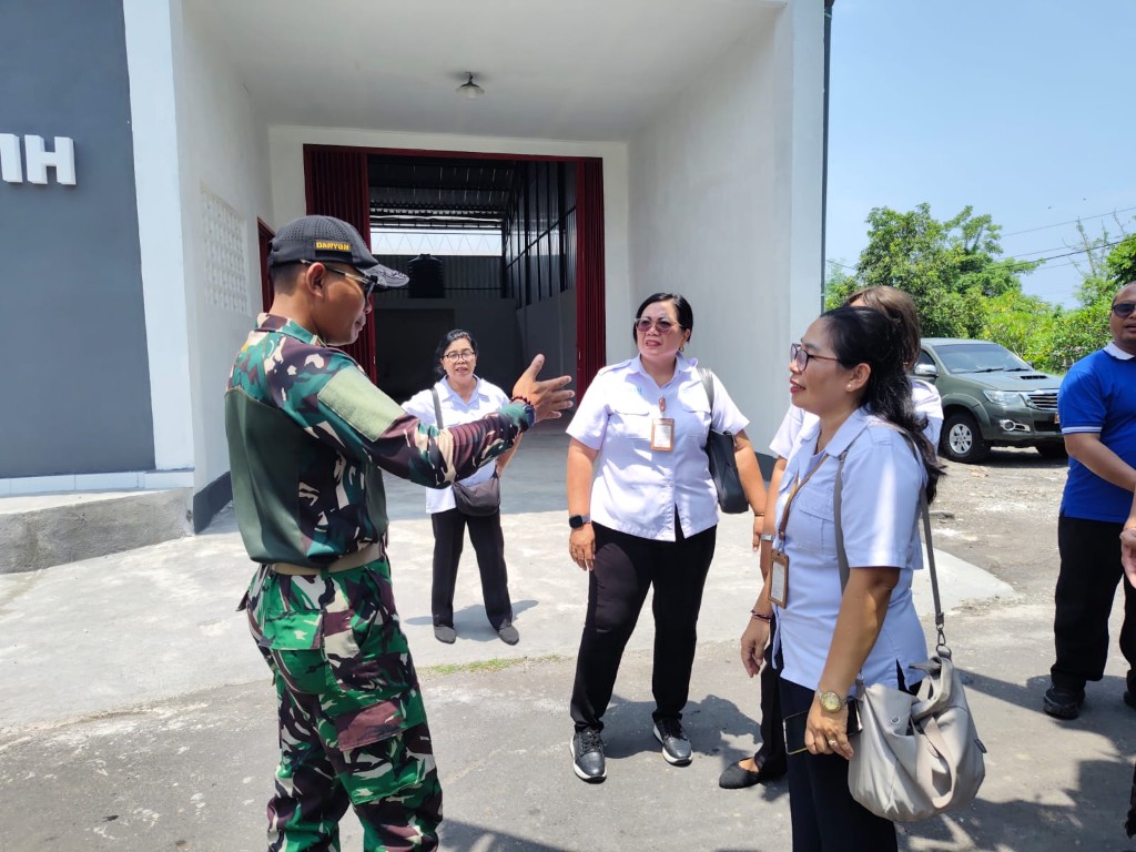 Kunker Asdep Kementerian Koperasi Indonesia Bersama LPDB Pusat Gelar Kunjungan Kerja Di KDKMP Jumpai Klungkung