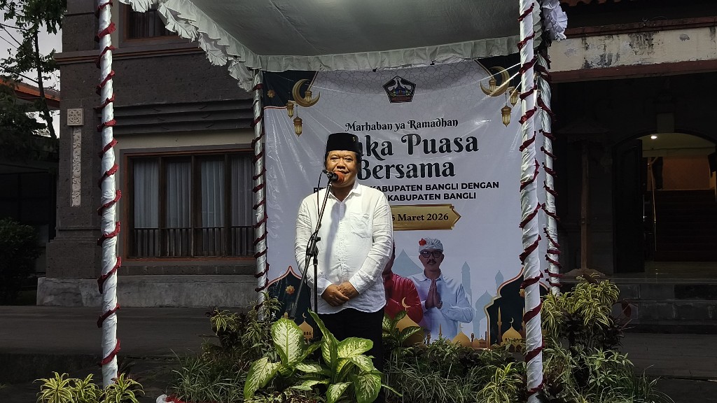 Pererat Silaturahmi, Bupati Bangli Gelar Buka Puasa Bersama Umat Islam di Halaman Kantor Bupati