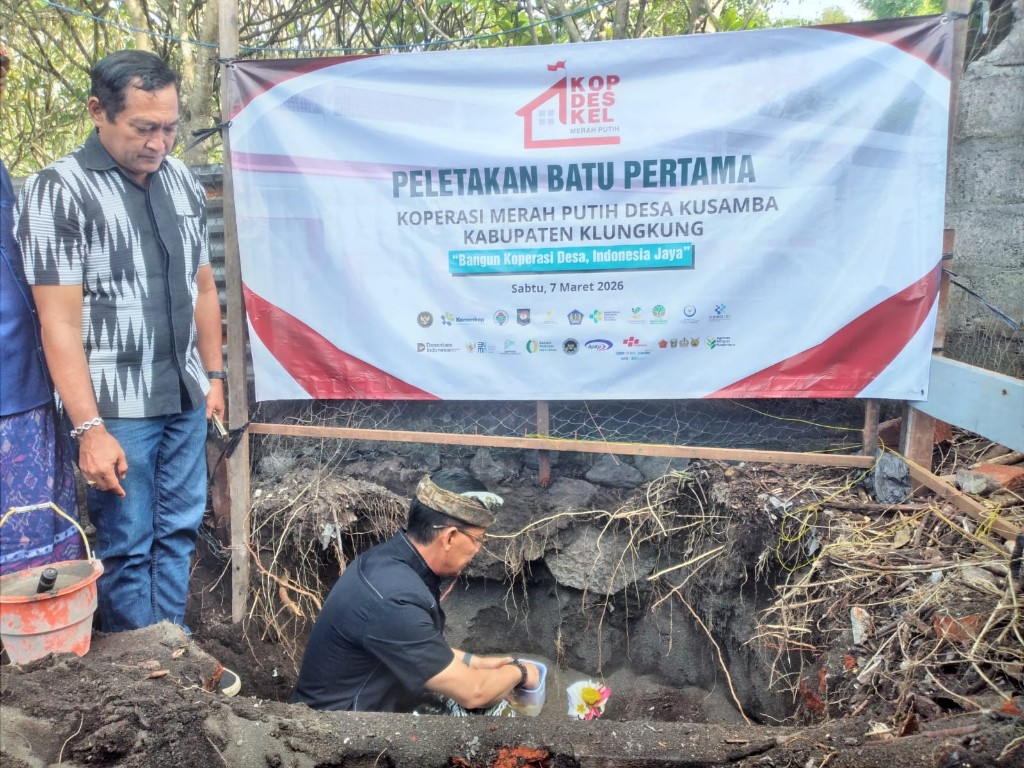 Danramil Dawan Hadiri Peletakan Batu Pertama Pembangunan Gedung KDKMP Desa Kusamba 
