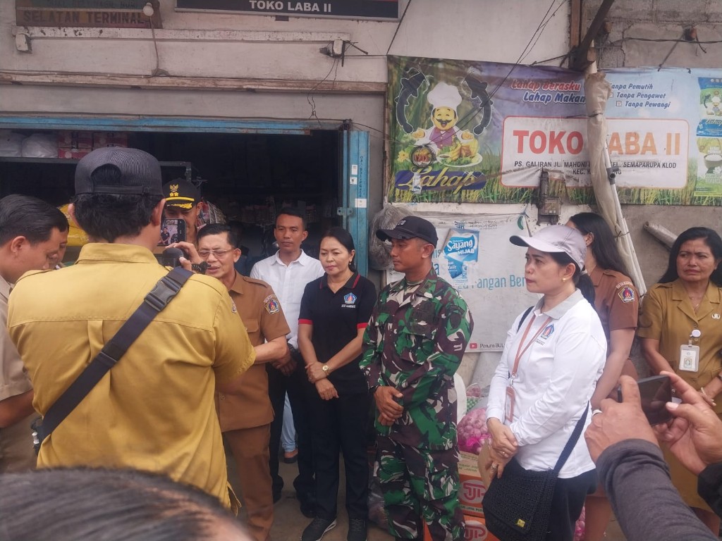 Jelang Nyepi Dan Idul Fitri Tim Monitoring Ketahanan Pangan Kabupaten Klungkung Tinjau Stok Dan Harga Pangan Di Pasar Galiran