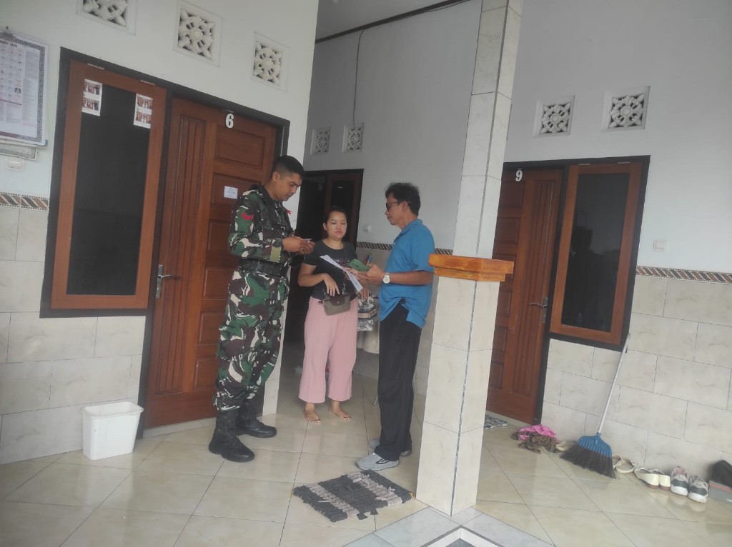 Petugas Gabungan Di Desa Kamasan Gencarkan  Sidak Duktang