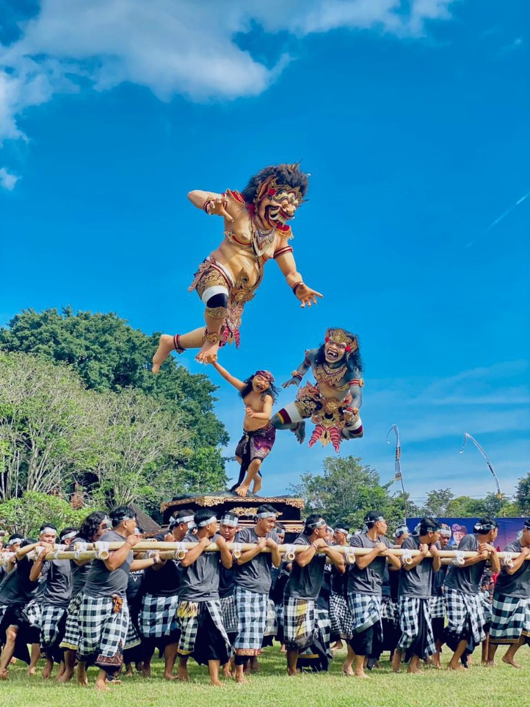 STT Anom Darsana, Banjar Kodok Darsana Amlapura

Juara I Lomba Ogoh-ogoh di Karangasem Persiapan Singkat 37 Hari
