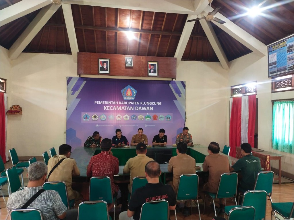 Dipimpin Wakil Bupati Klungkung Babinsa Koramil Dawan Hadiri Rembug Mitigasi Bencana Di Kecamatan Dawan