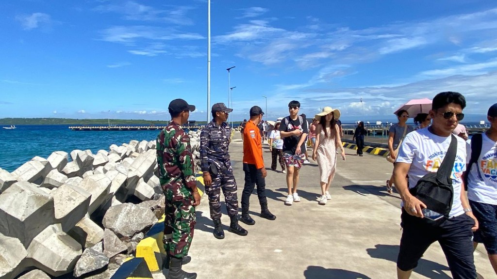 Kompak Dan Solid, Aparat Gabungan Di Nusa Penida Gelar Pengamanan Di Posko Terpadu Pelabuhan Banjar  Nyuh