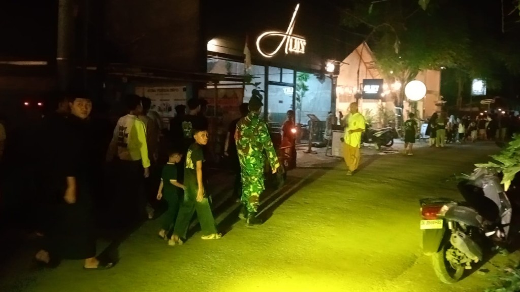 TNI Polri Di Desa Kampung Toya Pakeh Kawal Kegiatan Keagamaan