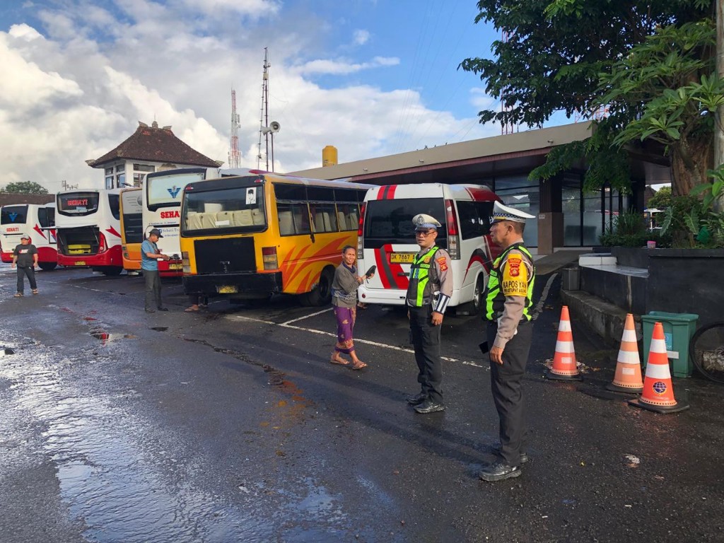 Posyan Terminal Ubung Siaga, Arus Mudik Lancar dan Kondusif...