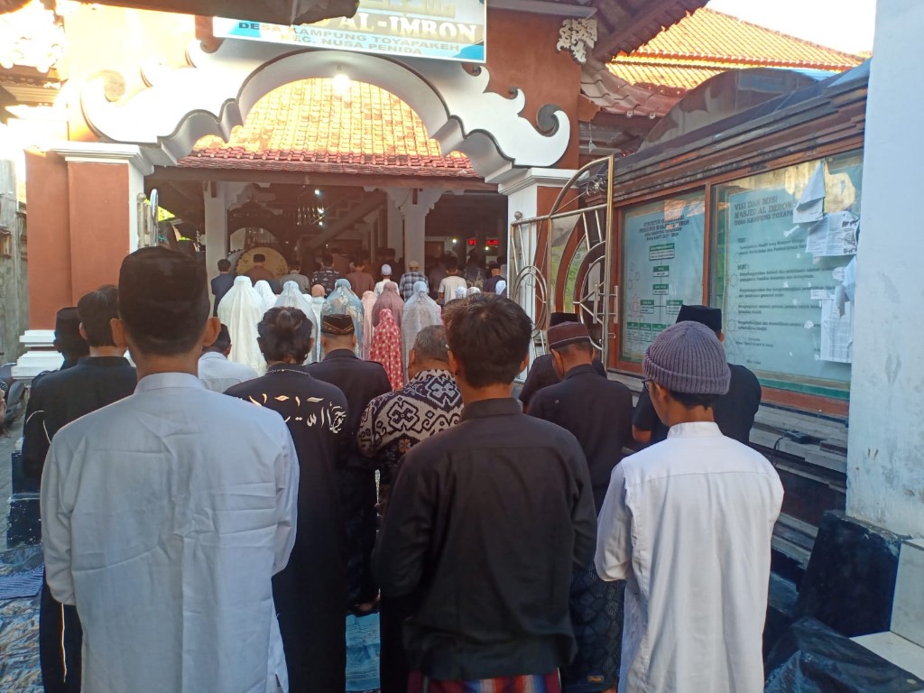 Aparat TNI Polri Di Nusa Penida Bersinergi Amankan Sholat Idul Fitri