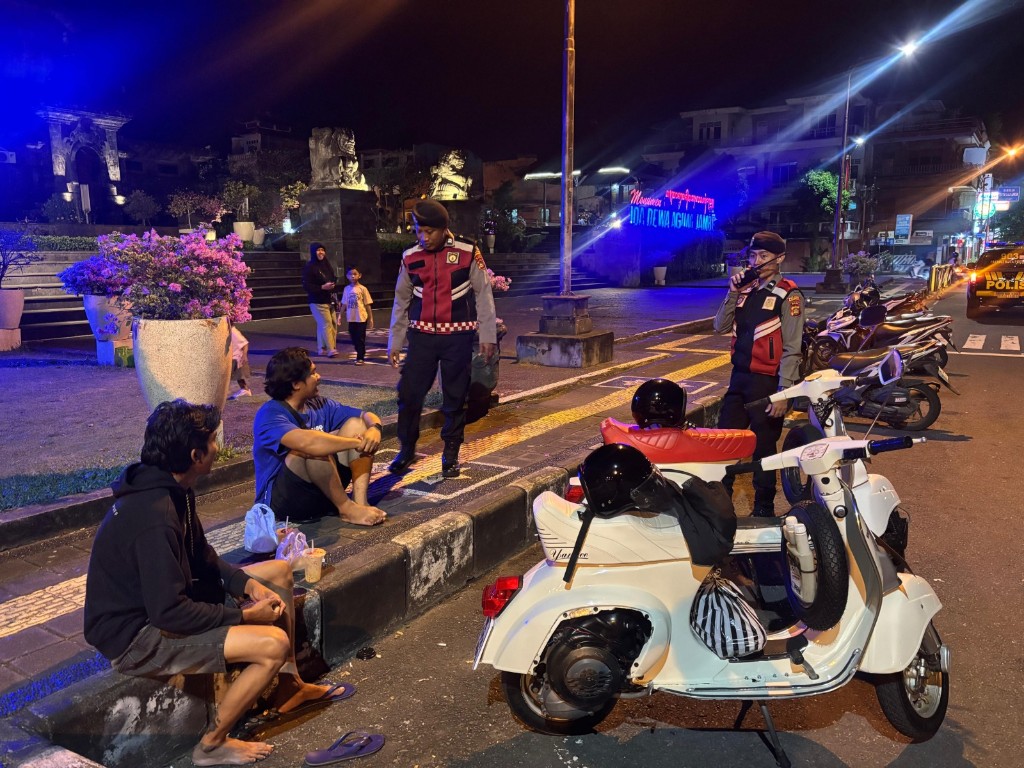 Patroli Malam Sat Samapta Polres Klungkung Sasar Titik Rawan dan Keramaian.