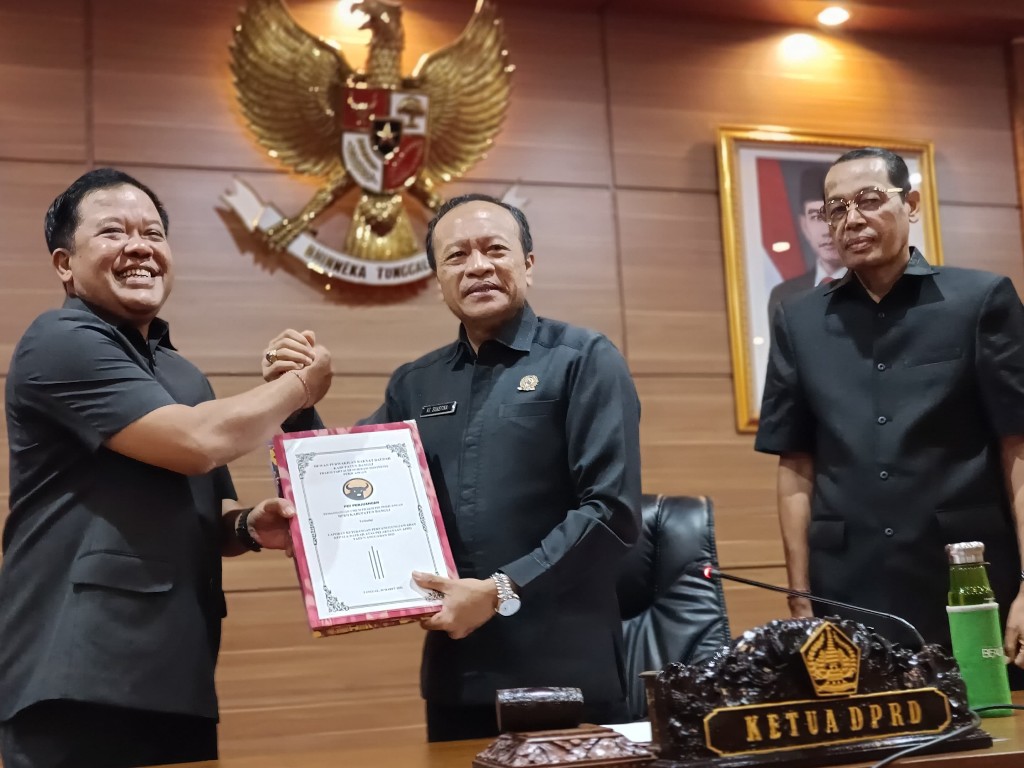 Sampaikan LKPJ 2025, Bupati Bangli Terima Masukan Strategis Fraksi DPRD untuk Kemandirian Fiskal