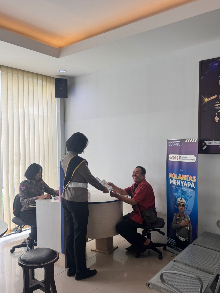 Polantas Menyapa: Inovasi Pelayanan SIM Denpasar yang Humanis dan Profesional