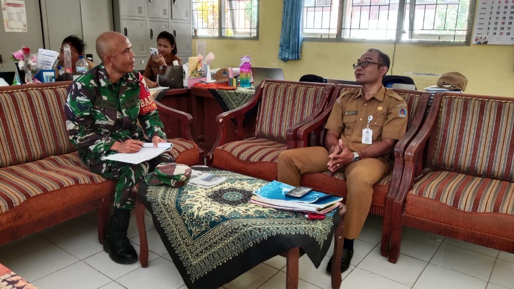 Gelar Komsos Di Sekolah, Babinsa Tusan Pastikan MBG Berjalan Optimal Sesuai Ketentuan