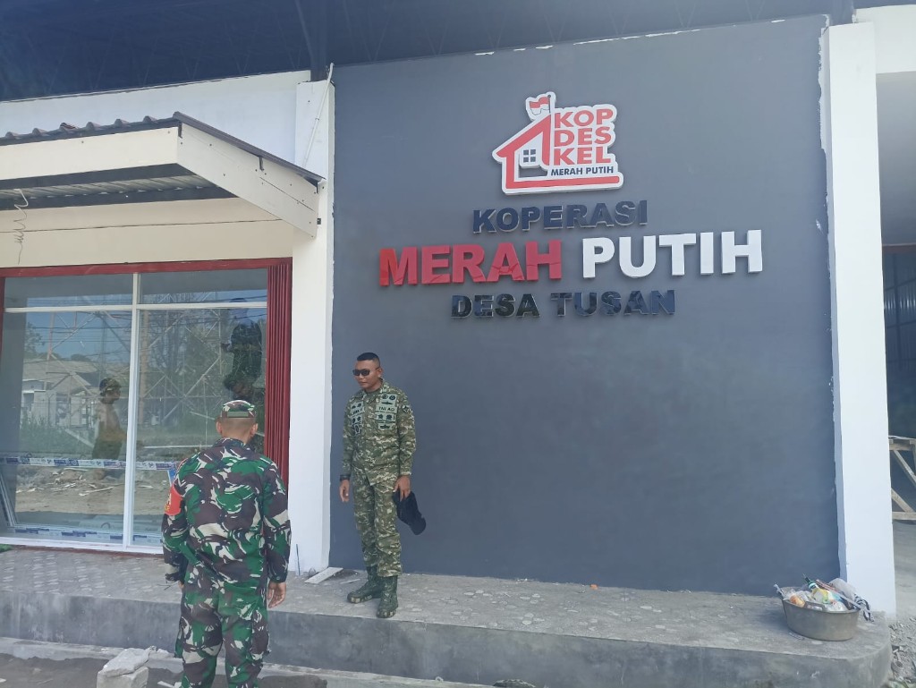 Pastikan Pembangunan On Target, Letkol Sidik Pramono Turun Langsung Cek Pembangunan KDKMP Desa Tusan