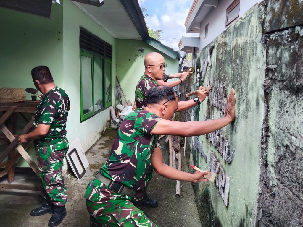 Optimalkan Binsat, Koramil Banjarangkan Lakukan harwat Pangkalan Dengan Aksi Bersih Lingkungan