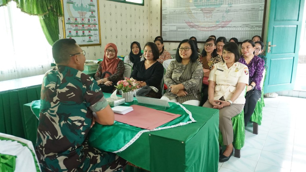 Santi Aji Kepada Persit, Letkol Sidik Pramono Tekankan Peran Istri Prajurit Dan Keharmonisan Rumah Tangga