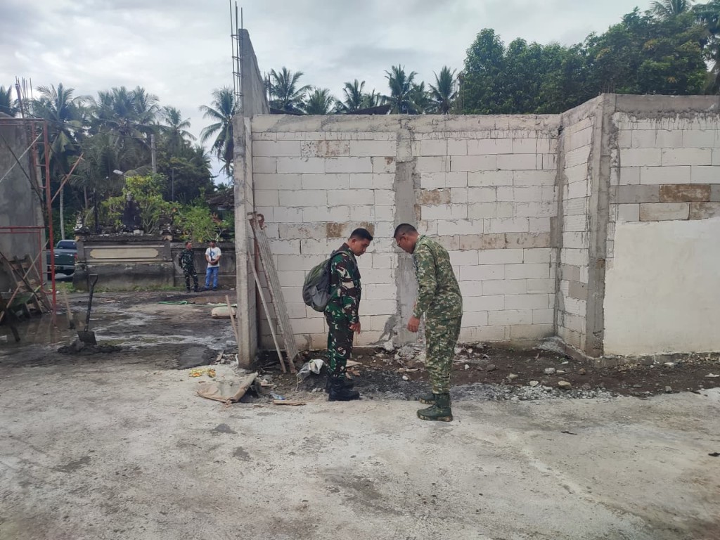 Turun Langsung Ke Lokasi Pembangunan KDKMP Desa Dawan Kaler, Letkol Sidik Pramono Pastikan Ketepatan Waktu Dan Kualitas Sesuai Rencana Dan standart

