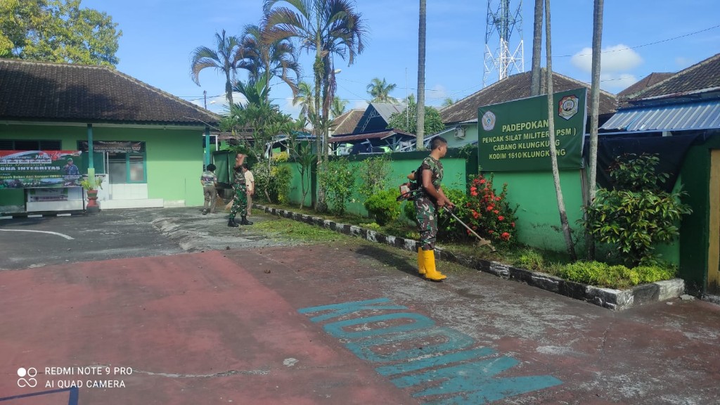 Jumat Bersih, Pasiops Kodim Klungkung Tegaskan Upaya Kolektif Bangun Lingkungan Kerja Bersih, Asri Dan Nyaman