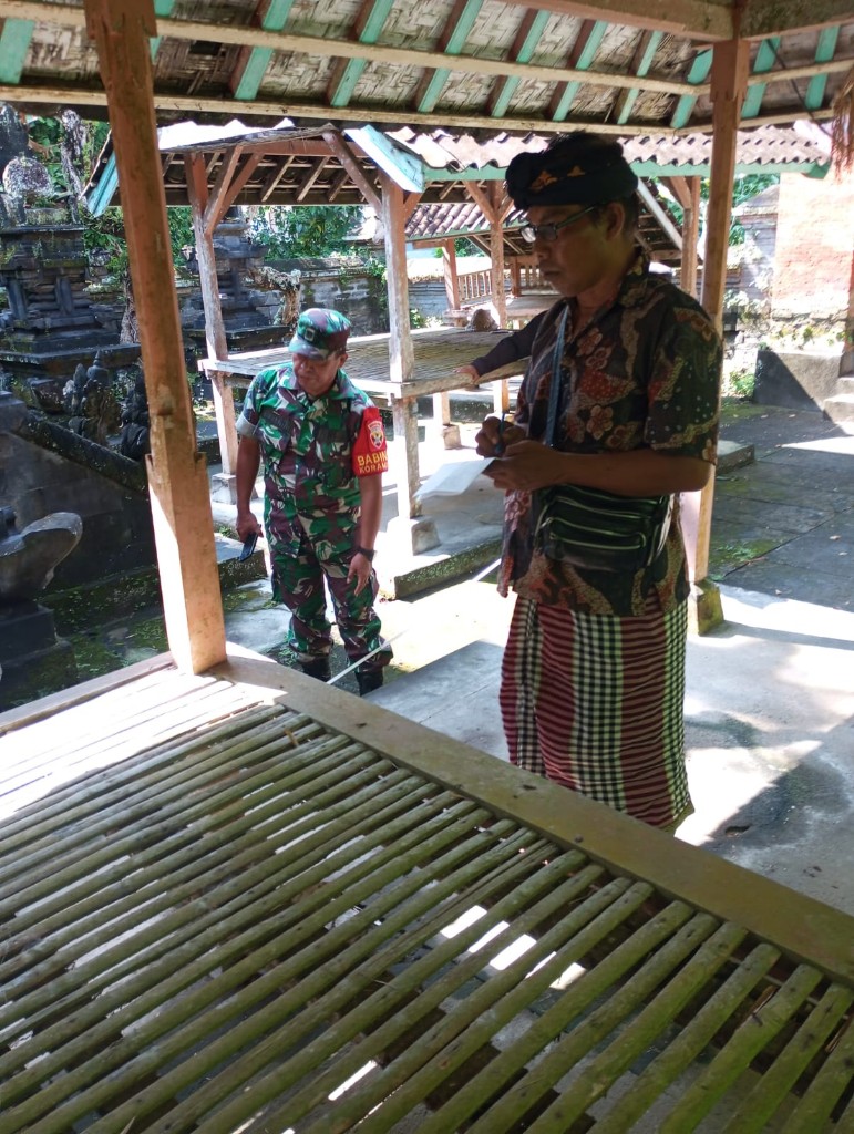 Rencana Ada Renovasi, Babinsa Takmung Bersama Perbekel   Ukur...