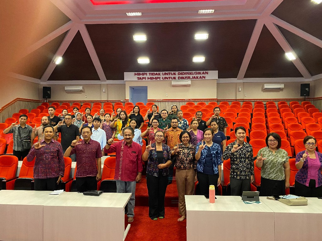 Tingkatkan Daya Saing,  Pelaku UMKM Bangli Ikuti Literasi...