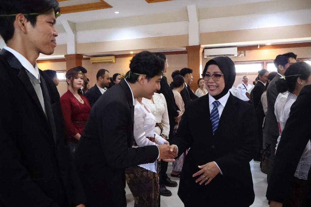 71 Orang Resmi Jadi WNI, Kanwil Kemenkum Bali Gelar Pengambilan...