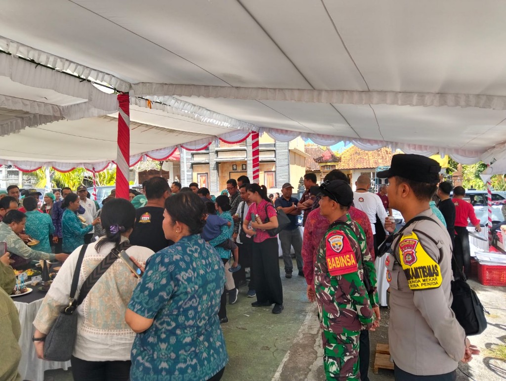 Kontribusi Nyata TNI Bagi Masyarakat, Babinsa Bunga Mekar Kawal...