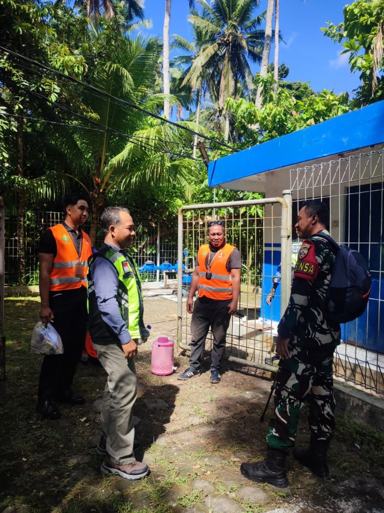 Dampingi Pumping Test, Babinsa Dawan Tegaskan Kontribusi TNI Pastikan Pemenuhan Air Bersih Warga Optimal

