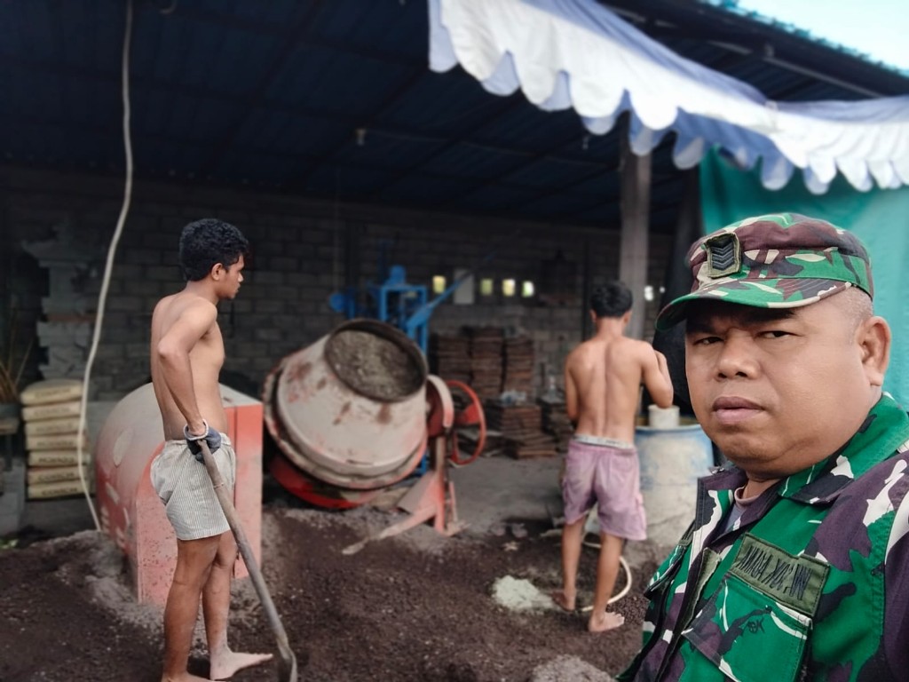 Tingkatkan Silahturahmi, Babinsa Koramil Banjarangkan Intesifkan Komsos