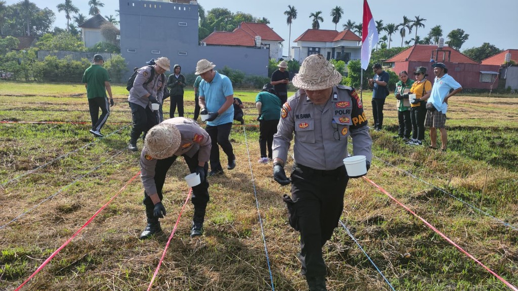 Polsek Denpasar Selatan Dukung Ketahanan Pangan Melalui Penanaman Jagung di Sanur Kauh