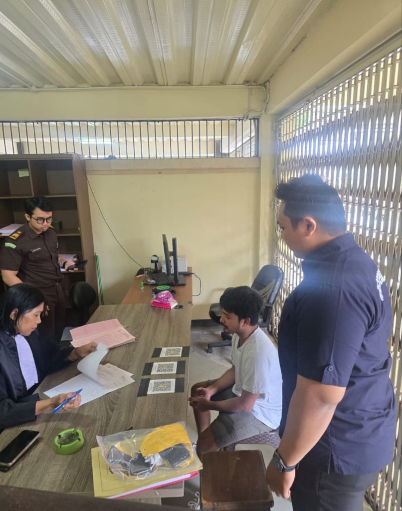 Tuntaskan Berkas Perkara, Unit Reskrim Polsek Dentim Serahkan Tersangka Kasus Penganiayaan dan Pengerusakan ke Kejaksaan