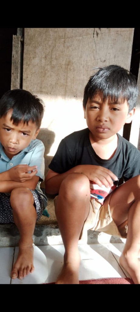 Anggota DPRD Bangli Turba


Lihat Derita Anak di  Balik Bukit,Yatim Piatu, Rumah Roboh Diterjang Puting Beliung dan Minim Uluran Tangan