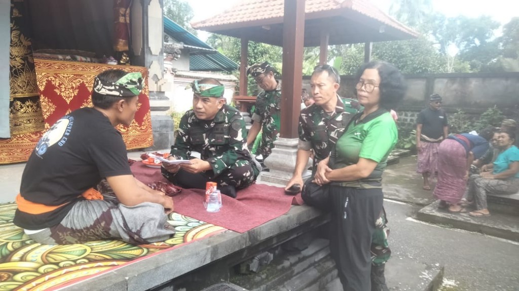 Keluarga Besar Kodim Klungkung Melayat Di Rumah Duka Kopda Gede Angga, Tunjukkan Empati Dan kekeluargaan