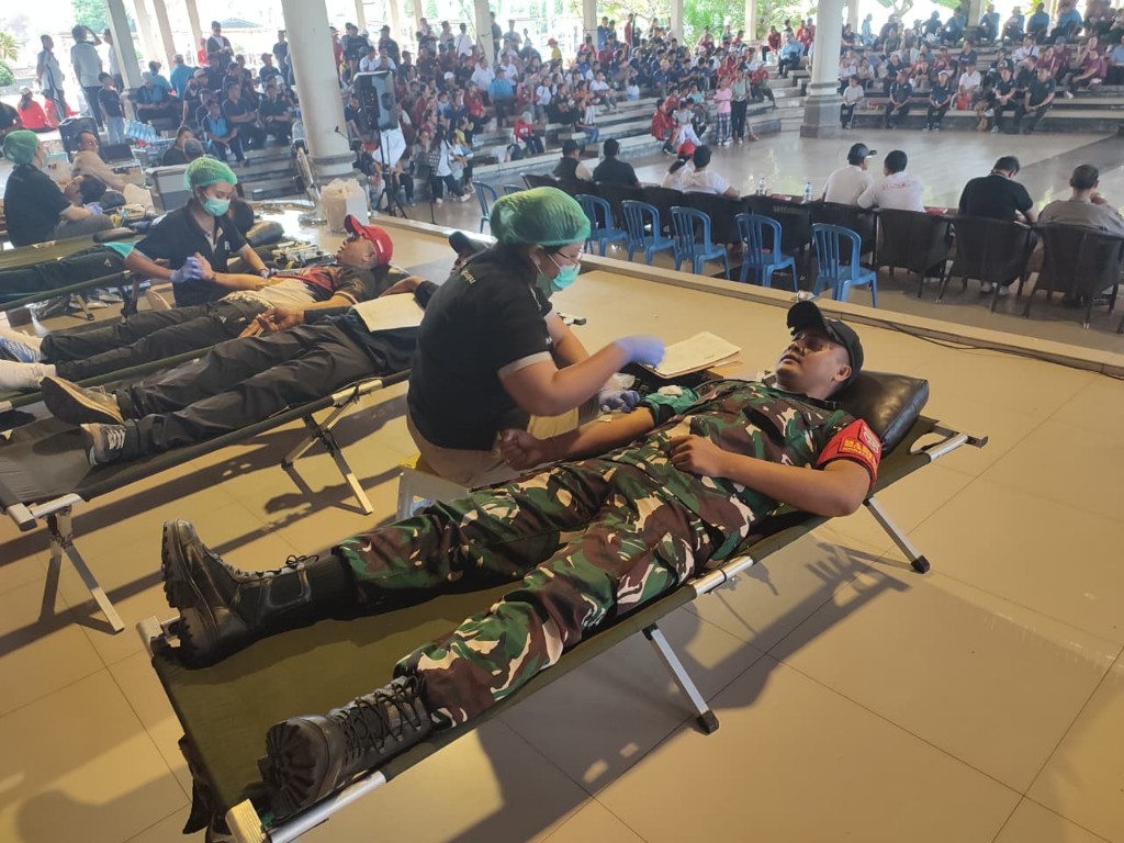 Kodim Klungkung Ikut Serta Donor Darah Peringati HUT Ke 7 BPD Kabupaten Klungkung

