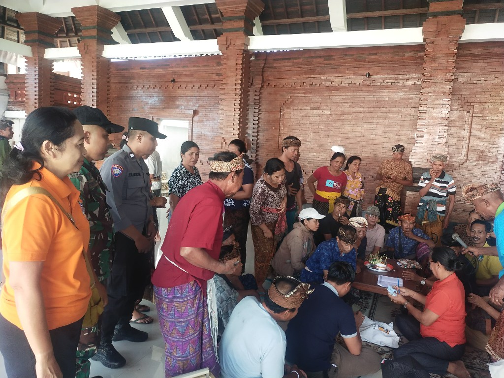 Komitmen TNI Dukung Swasembada pangan, Babinsa Tohpati Hadiri Sosialisasi Penyaluran Pupuk Subsidi, 