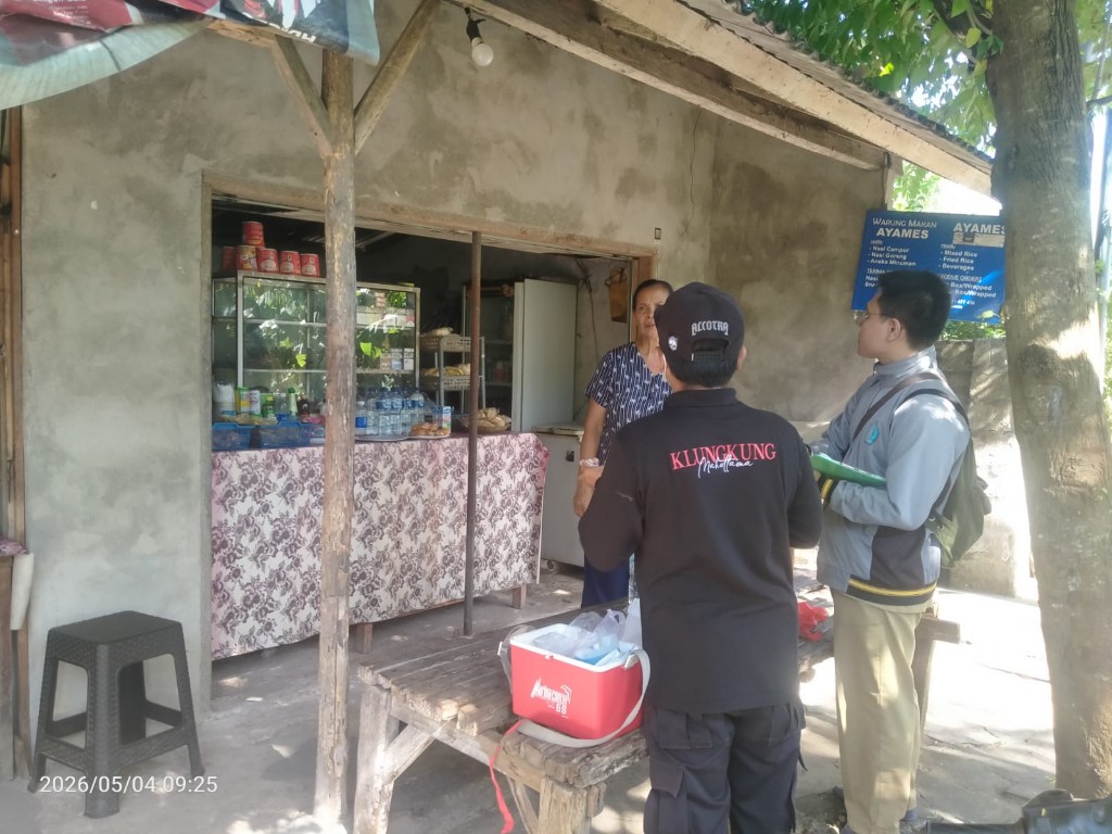Door To Door, Babinsa Suana Bersama Puskesmas Nusa Penida 1 Gelar Vaksinasi Rabies