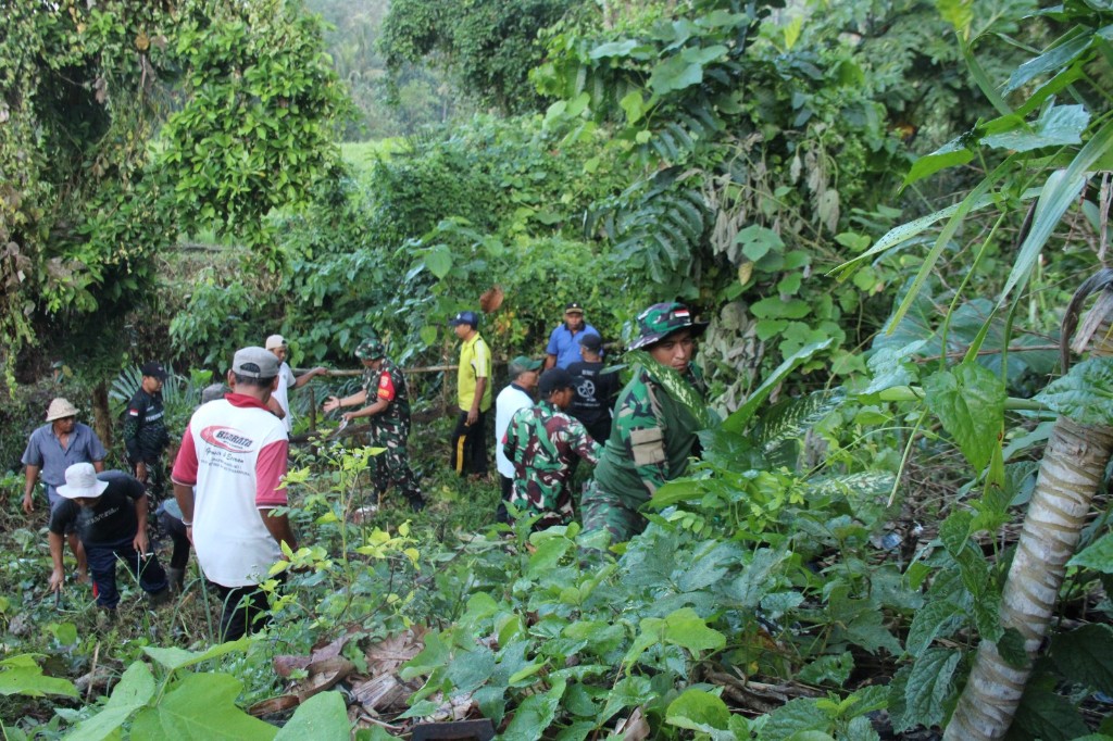Kodim Klungkung Gelar Gotong Royong Pembersihan Area Pembangunan...