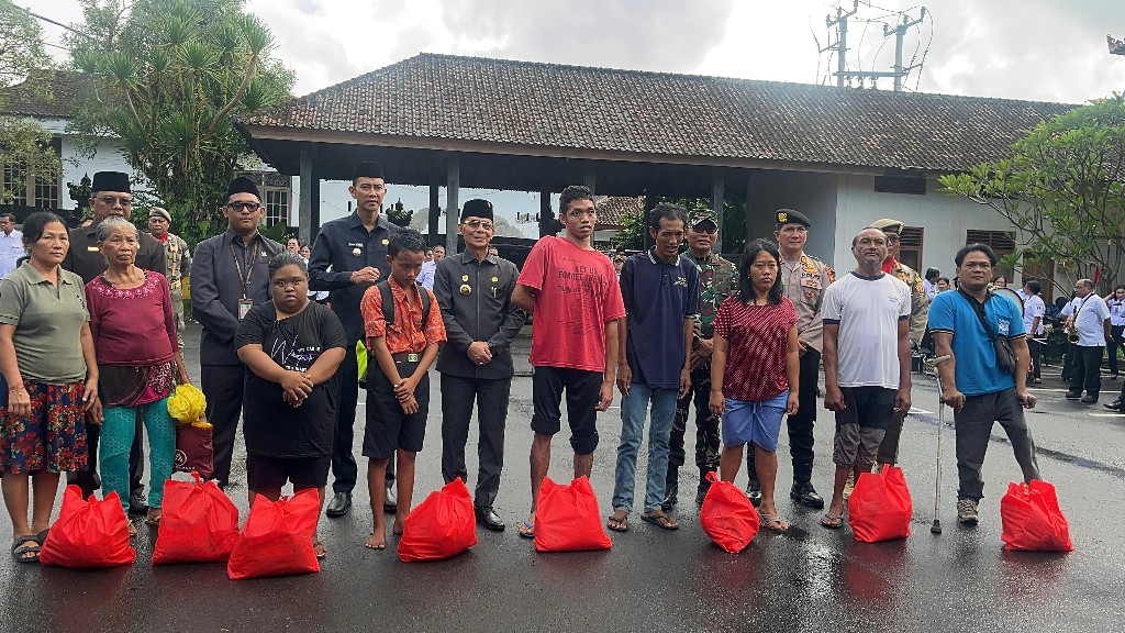 Peringatan HUT Satpol PP, Satlinmas Dan Pemadam Kebakaran, Dandim Klungkung Sebut Momentum Penegasan Peran Ketertiban Umum, Perlindungan Dan Keselamatan Masyarakat.