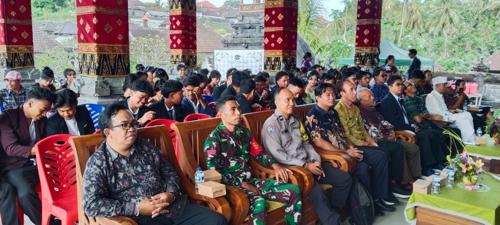 Hadiri Perpisahan Kelas 12 SMA Negeri Satu Atap Nusa Penida, Babinsa Tanglad Sebut 50 Siswa Siswi Dinyatakan Lulus